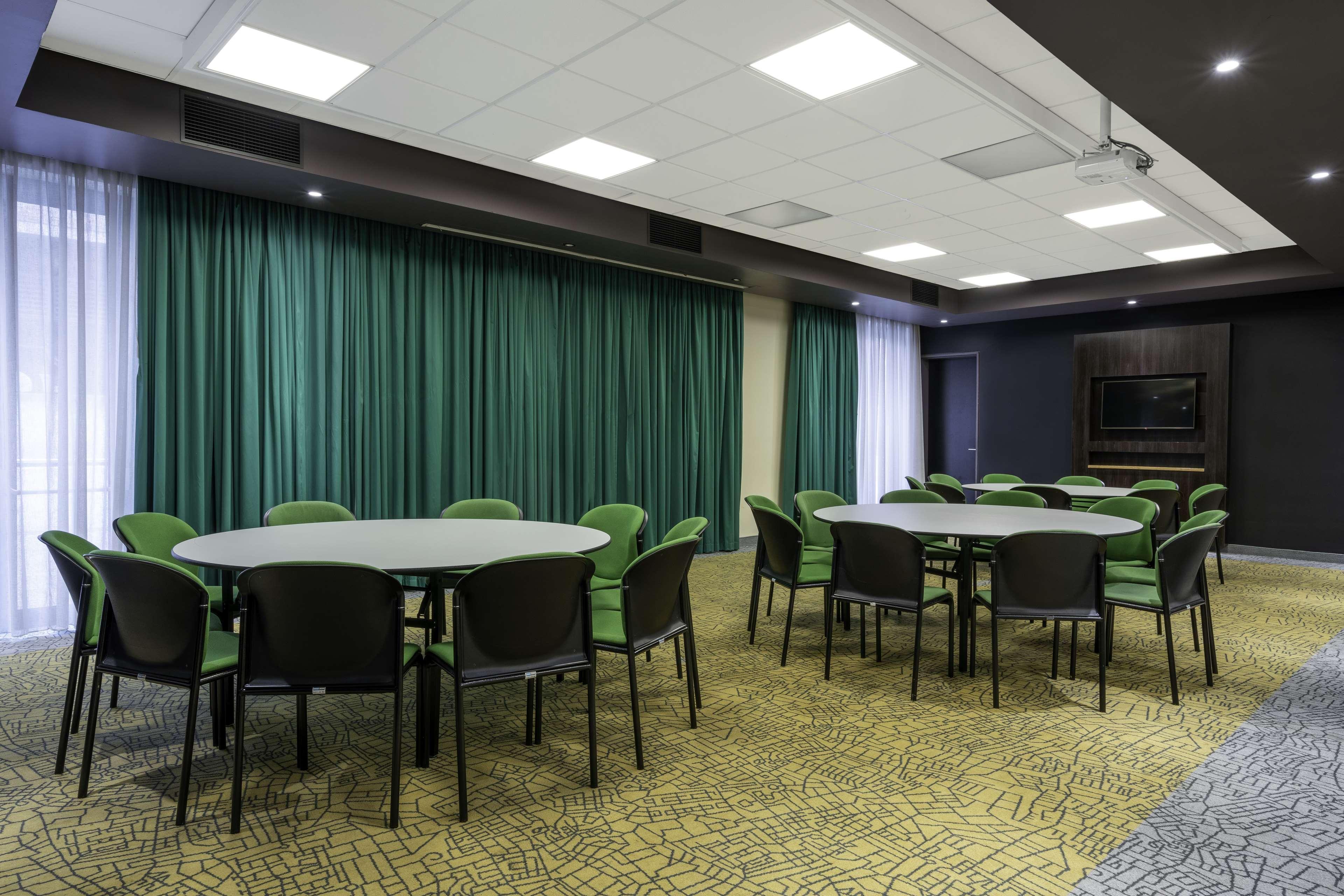 Park By Radisson Newlands 3*