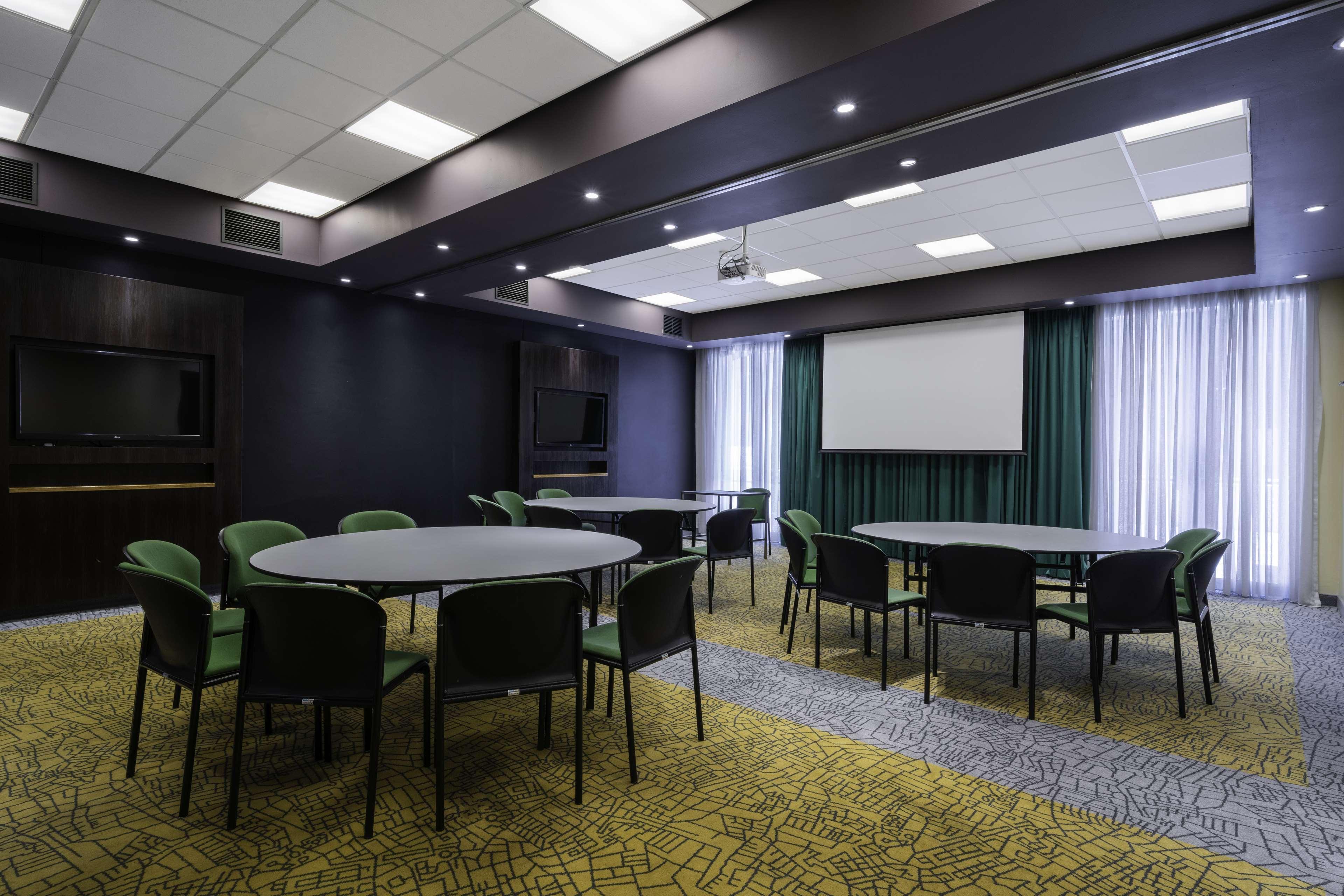 Park By Radisson Newlands 3*